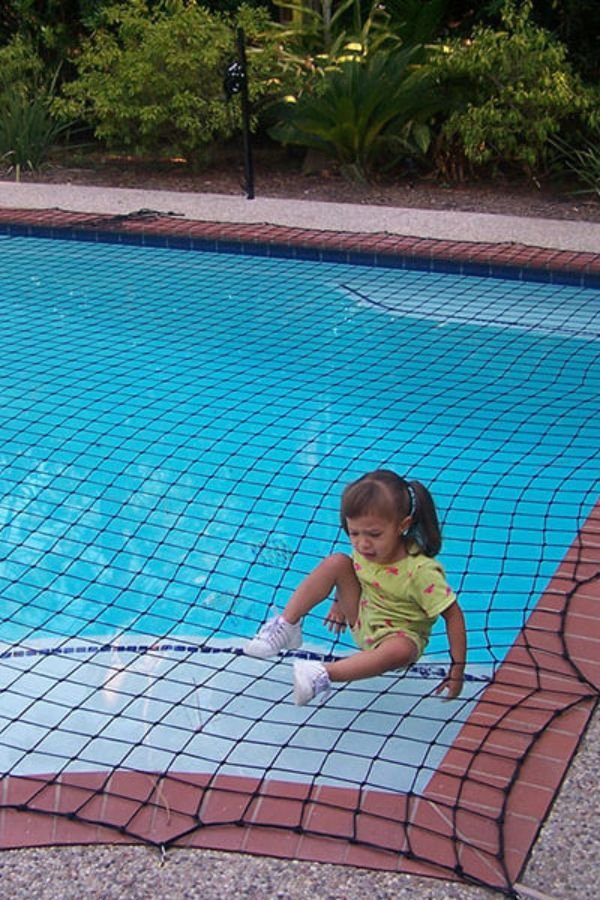 Swimmingpool Safety Nets